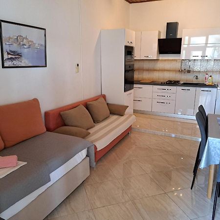 Apartmani R&B Radalj Макарска Екстериор снимка