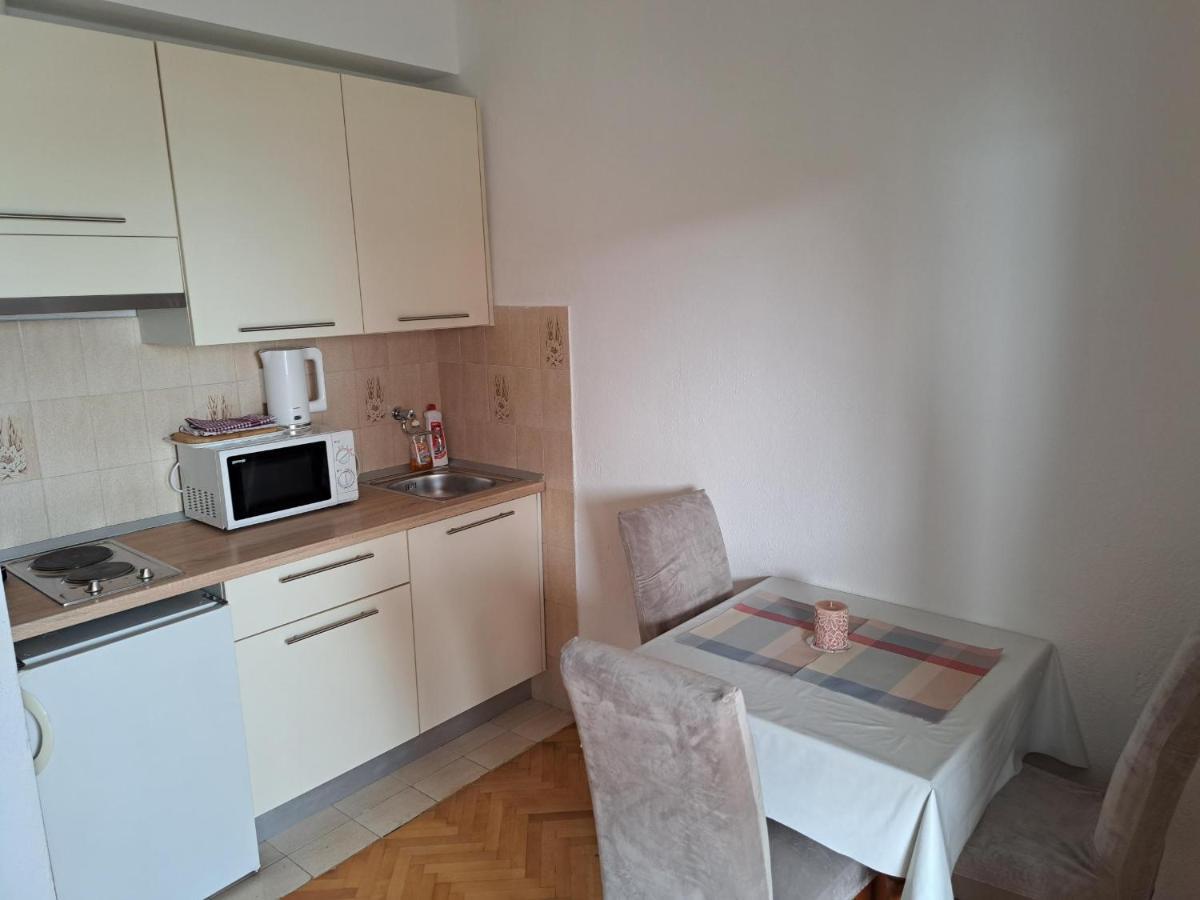Apartmani R&B Radalj Макарска Екстериор снимка
