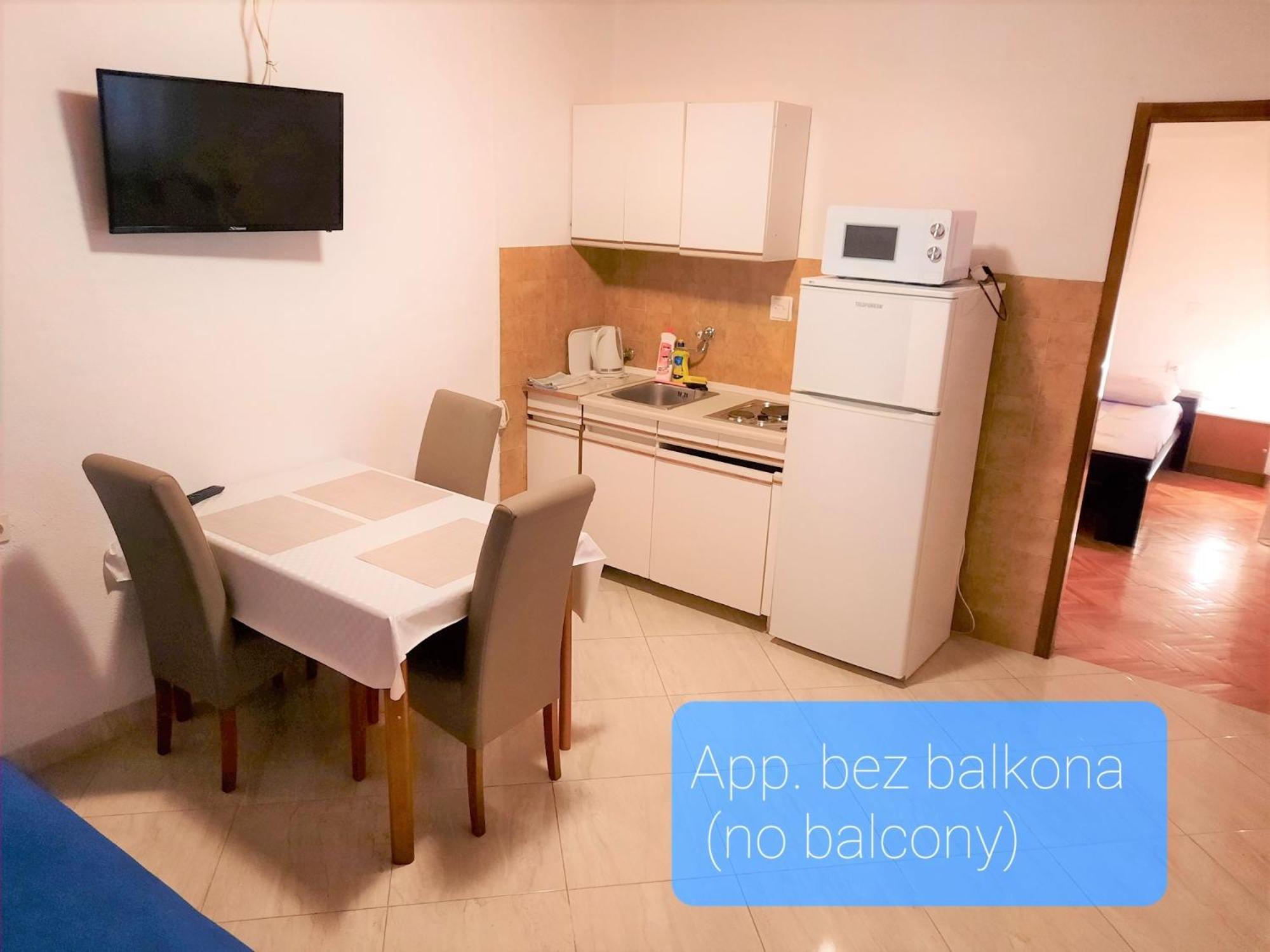 Apartmani R&B Radalj Макарска Екстериор снимка
