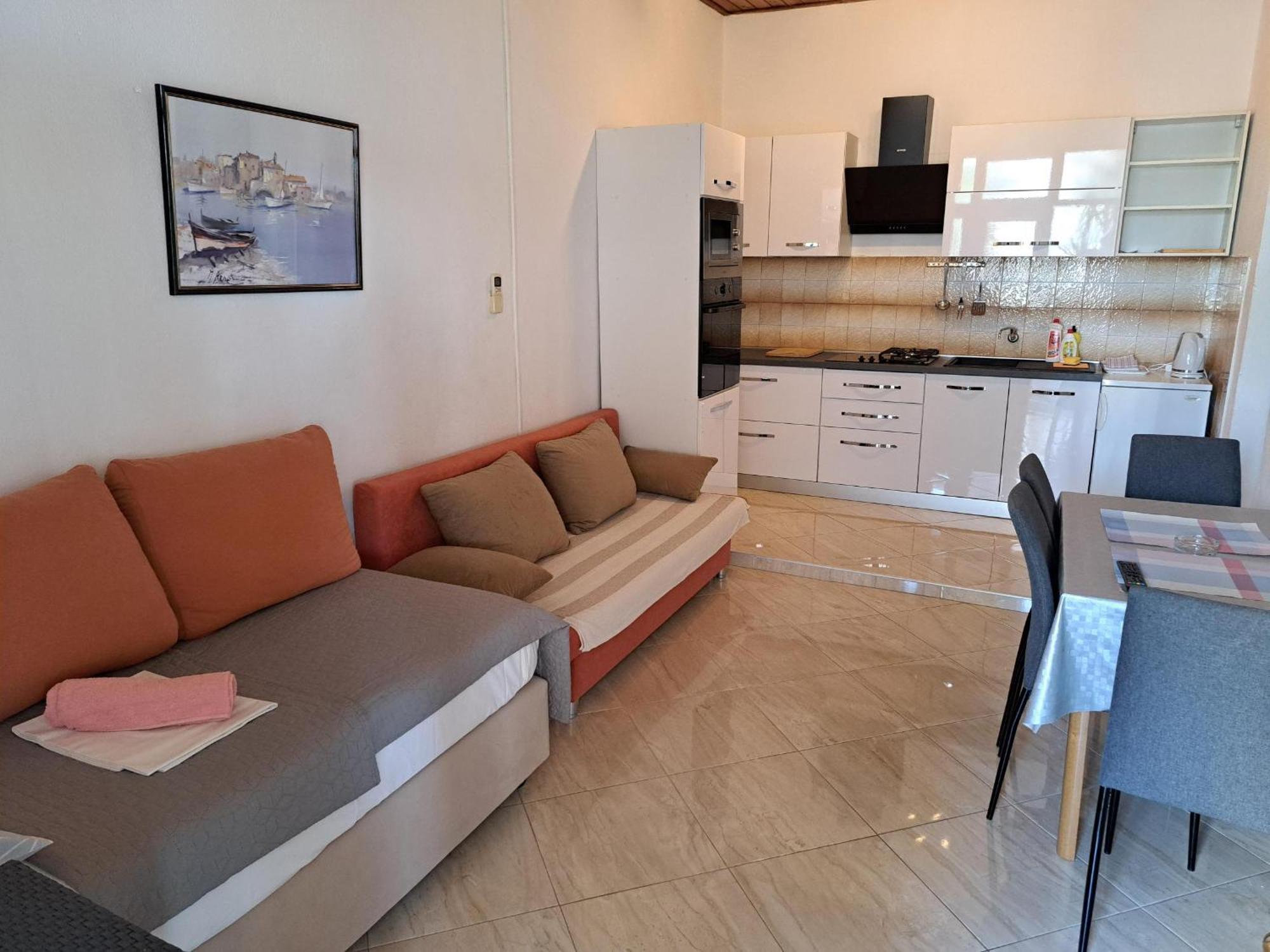 Apartmani R&B Radalj Макарска Екстериор снимка