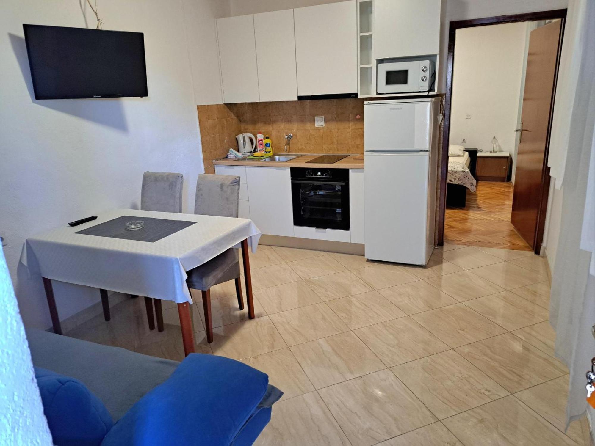 Apartmani R&B Radalj Макарска Екстериор снимка