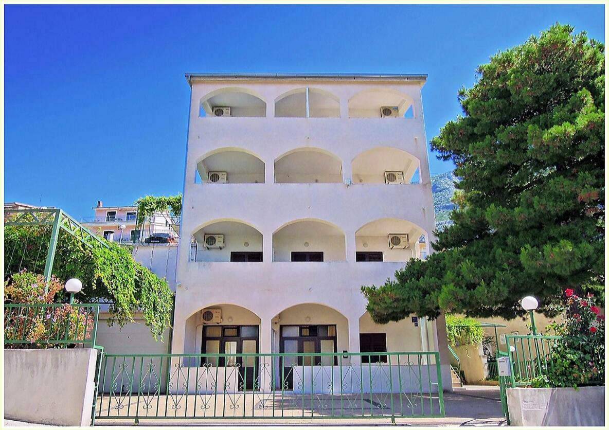 Apartmani R&B Radalj Макарска Екстериор снимка