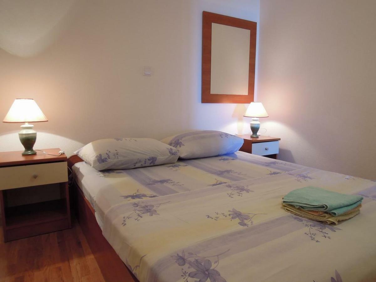 Apartmani R&B Radalj Макарска Екстериор снимка