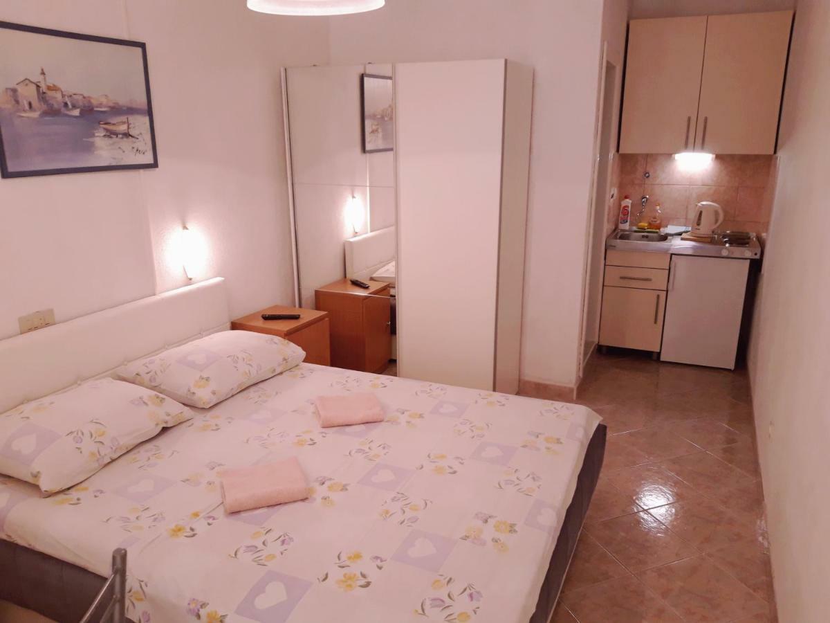 Apartmani R&B Radalj Макарска Екстериор снимка