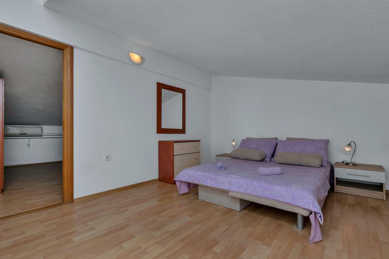 Apartmani R&B Radalj Макарска Екстериор снимка